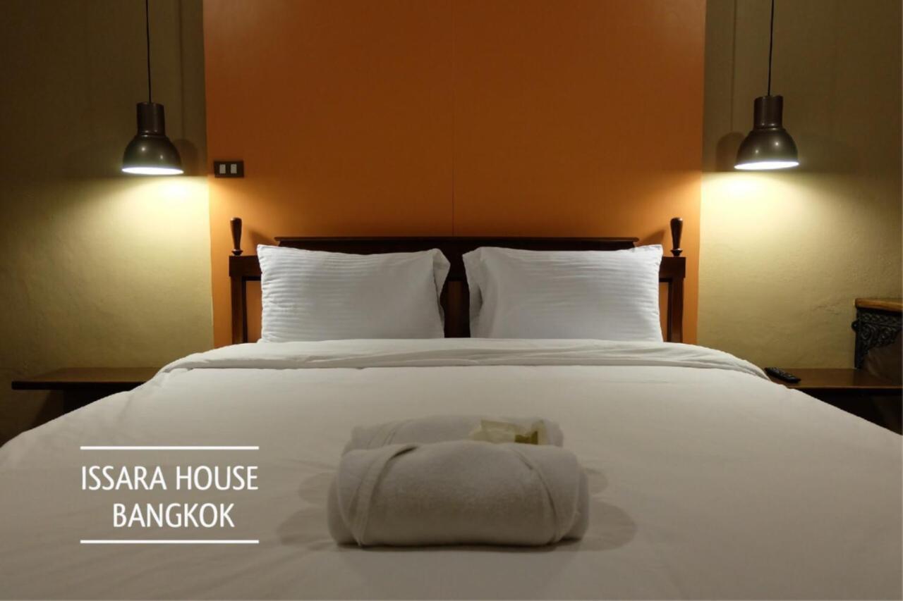 Issara House Bangkok Hotel Ngoại thất bức ảnh