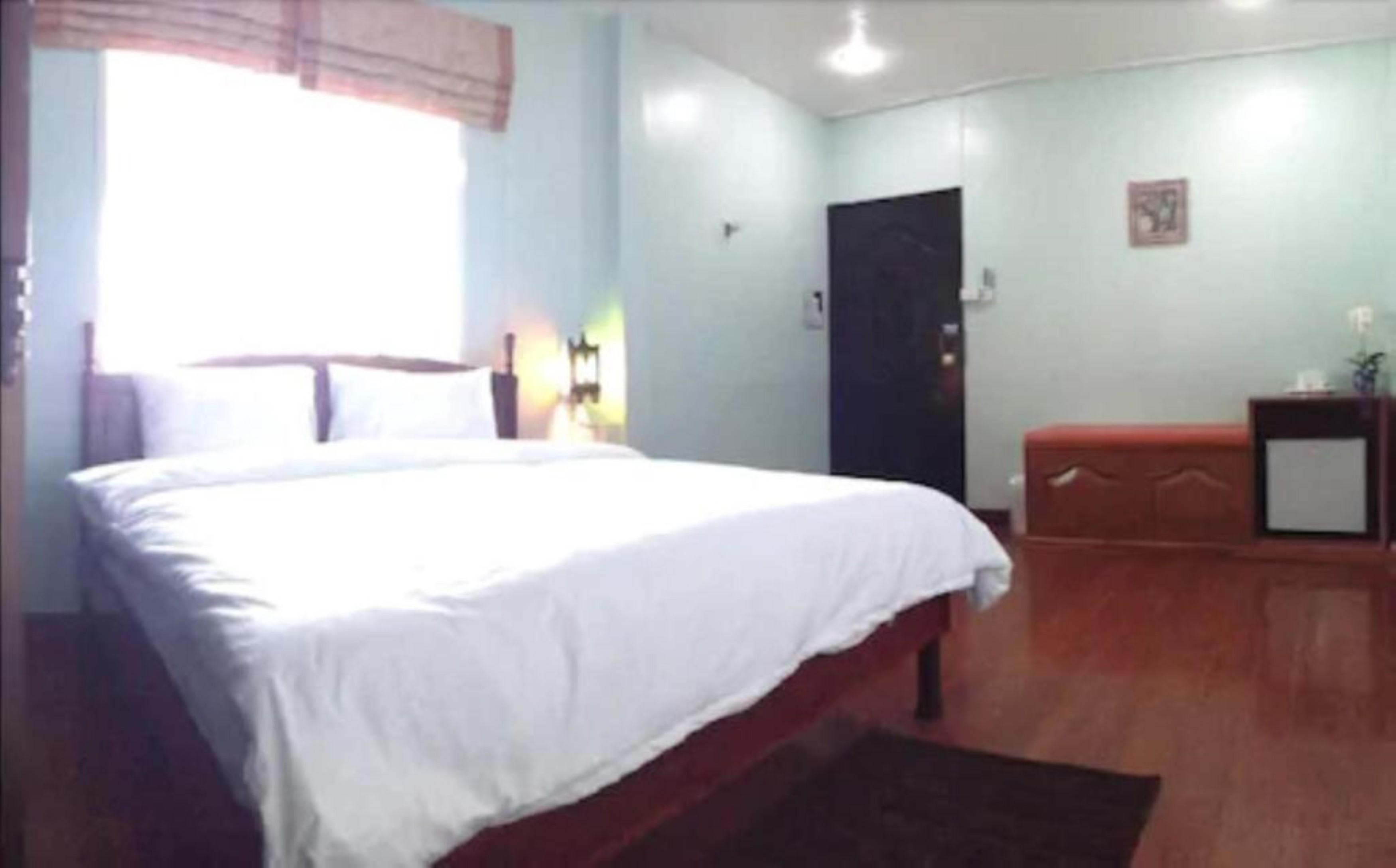 Issara House Bangkok Hotel Ngoại thất bức ảnh