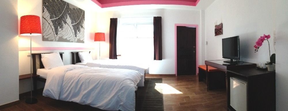 Issara House Bangkok Hotel Ngoại thất bức ảnh